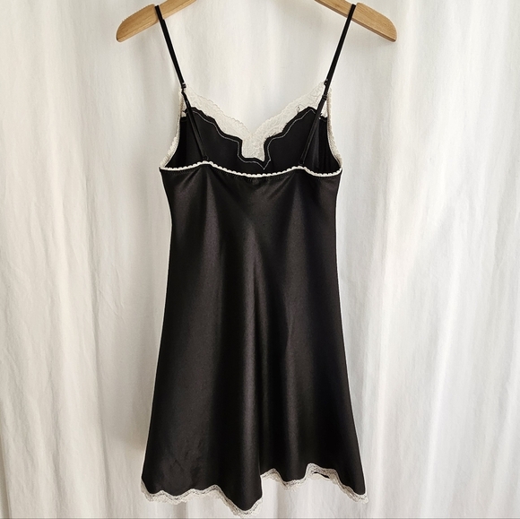 Victoria’s Secret Black & White Floral Lace Slip Dress - Picture 3 of 16